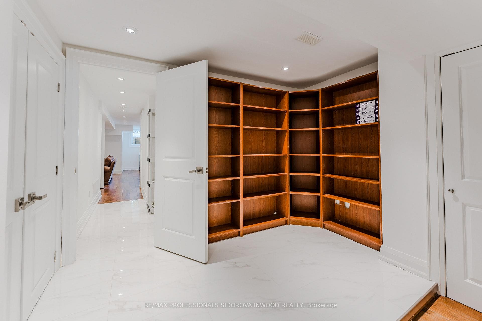 57 Lavinia Avenue photo 36