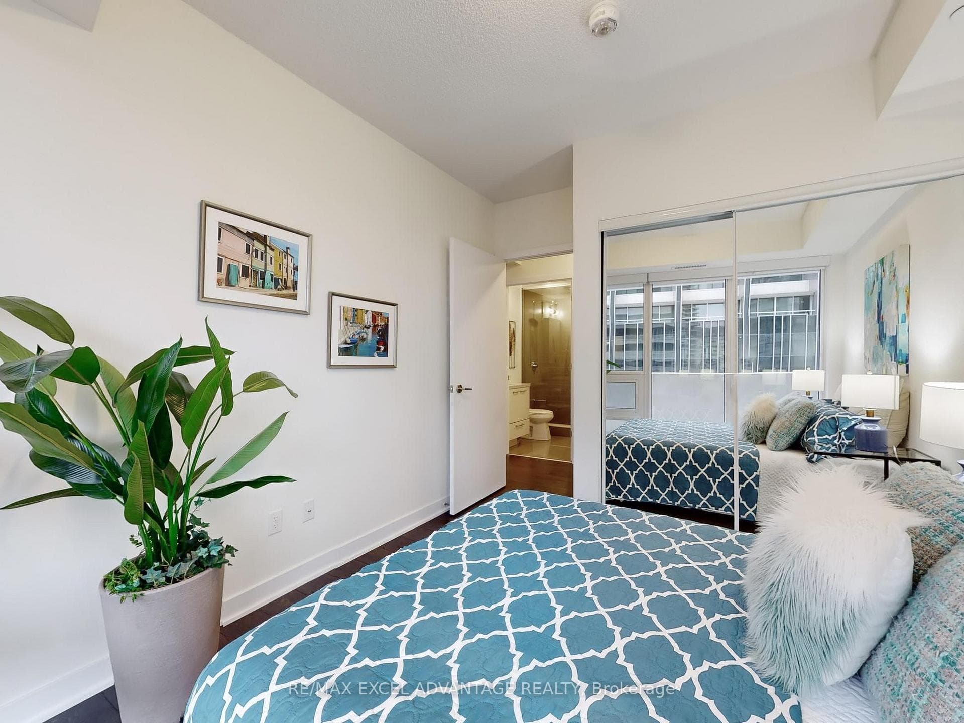 2221 Yonge Street Unit 1509 photo 27