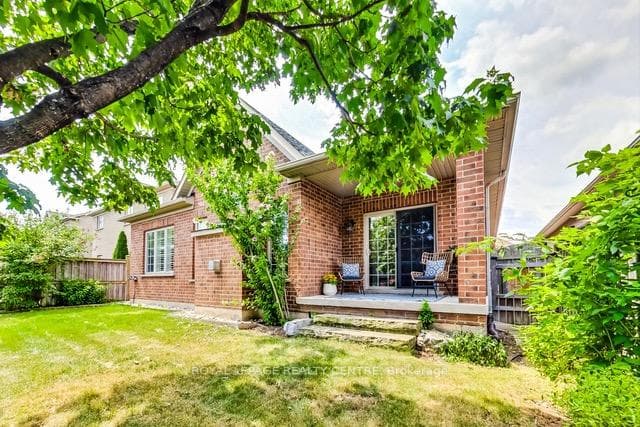 2223 Dewsbury Drive photo 25
