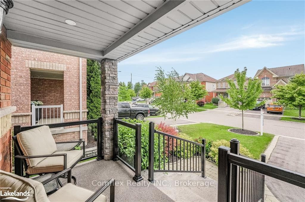 76 BATHGATE Crescent photo 3