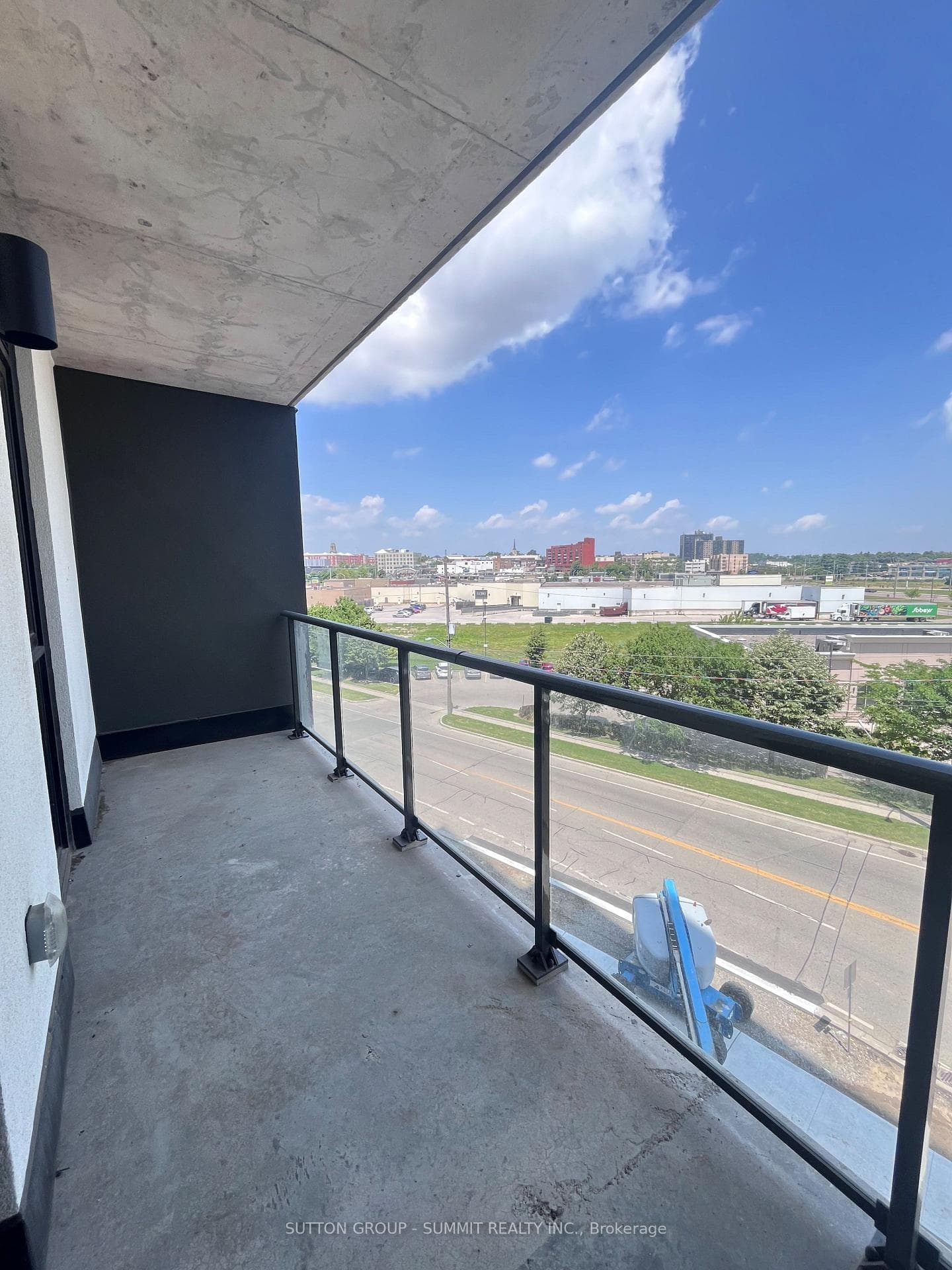 33 ERIE Avenue Unit 402 photo 40