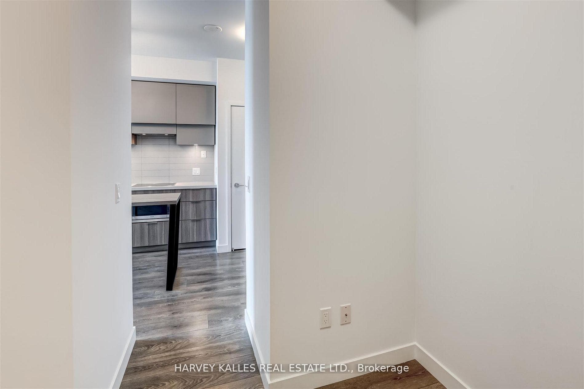 8 Eglinton Avenue Unit 5209 photo 24
