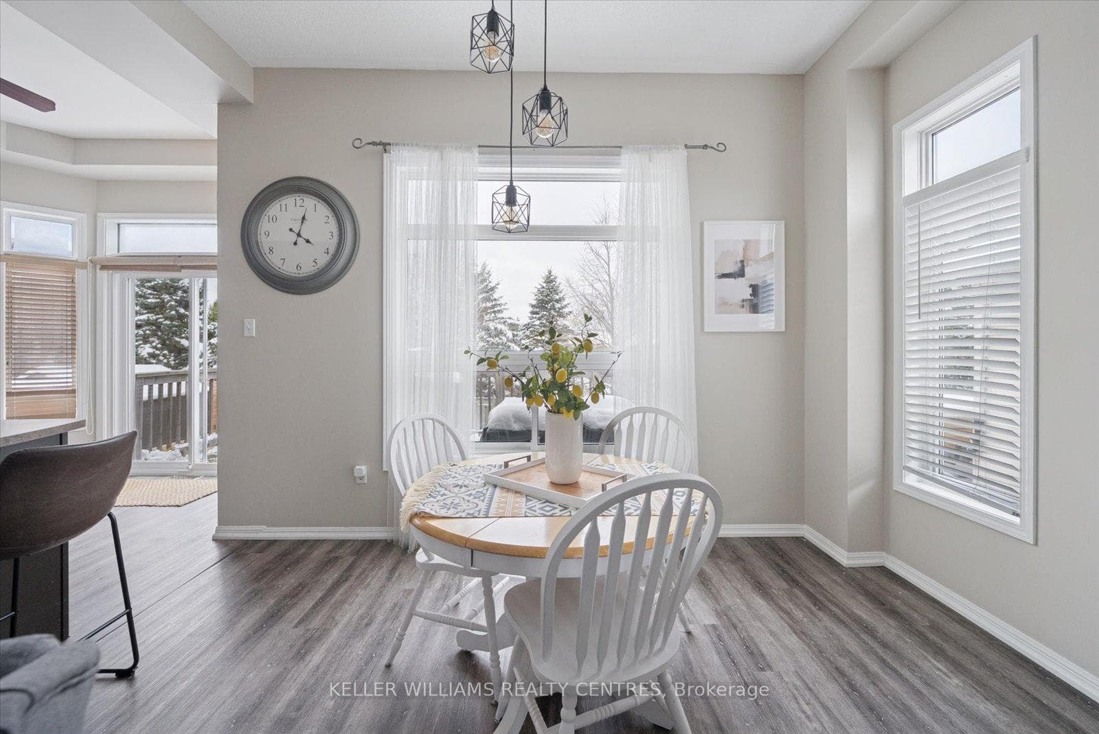 114 Mainprize Crescent photo 11