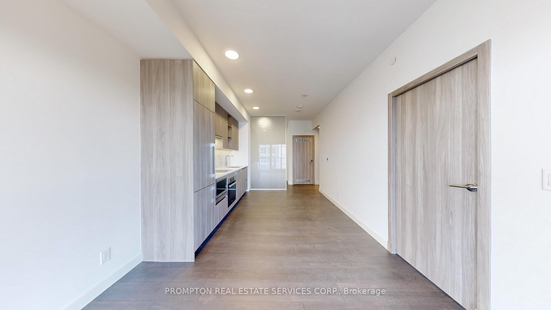 25 Mcmahon Drive Unit 1507 photo 29