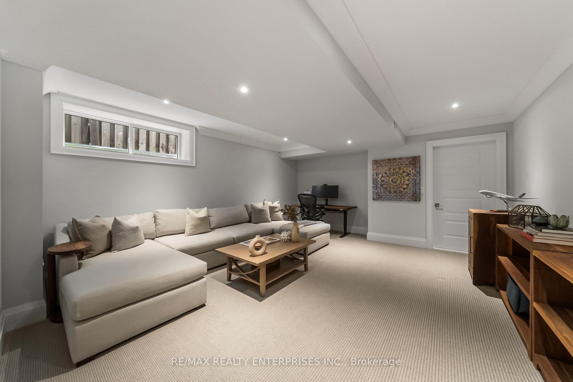 1343 Milton Avenue photo 33