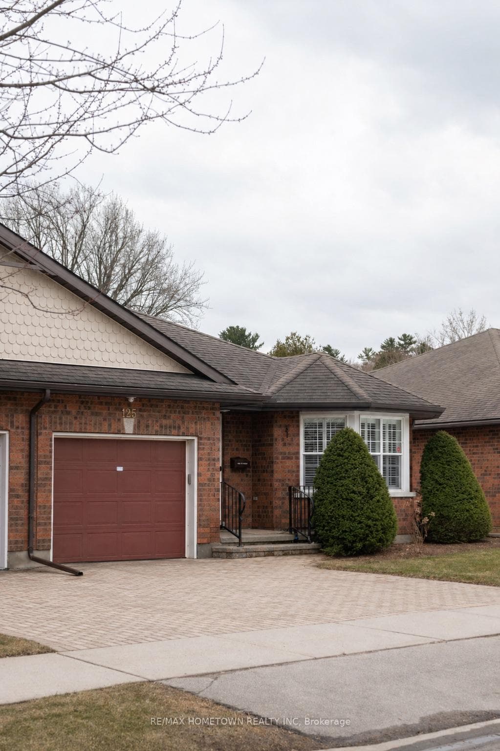 125 Butlers Crescent photo 2