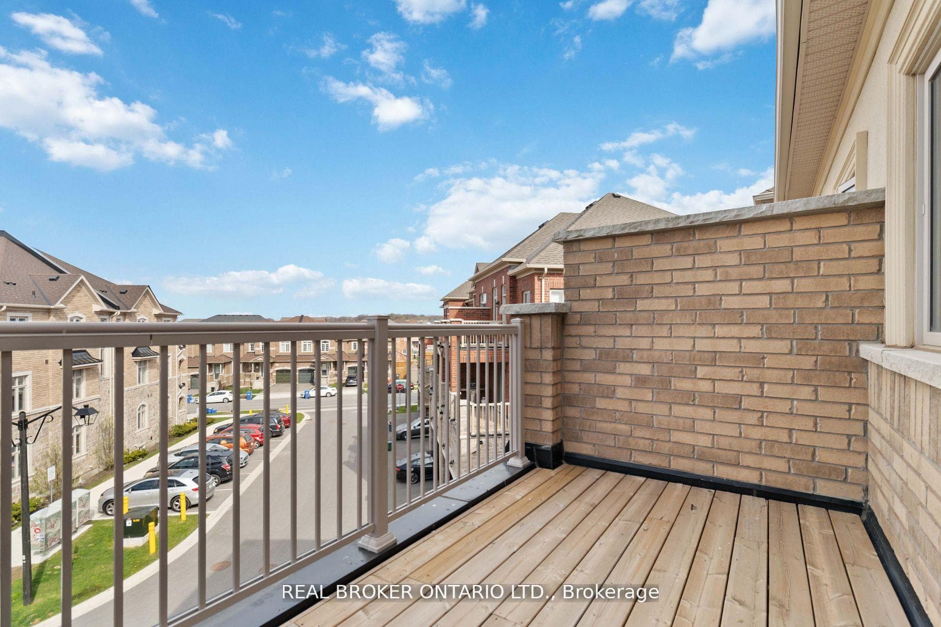 539 Dundas Street photo 22