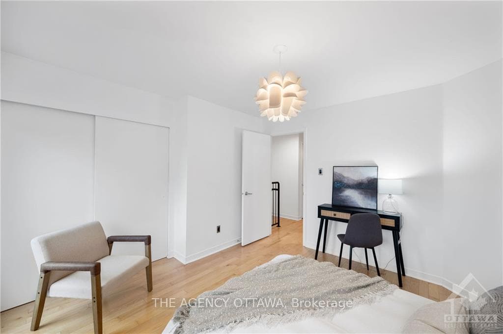 414 NEPEAN Street Unit A photo 17