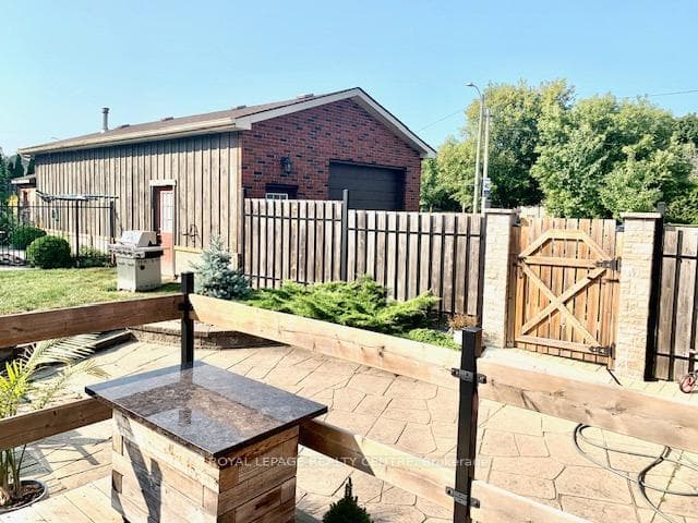 876 West 5th Street photo 33
