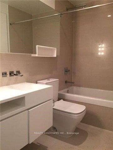 45 Charles Street Unit 807 photo 6