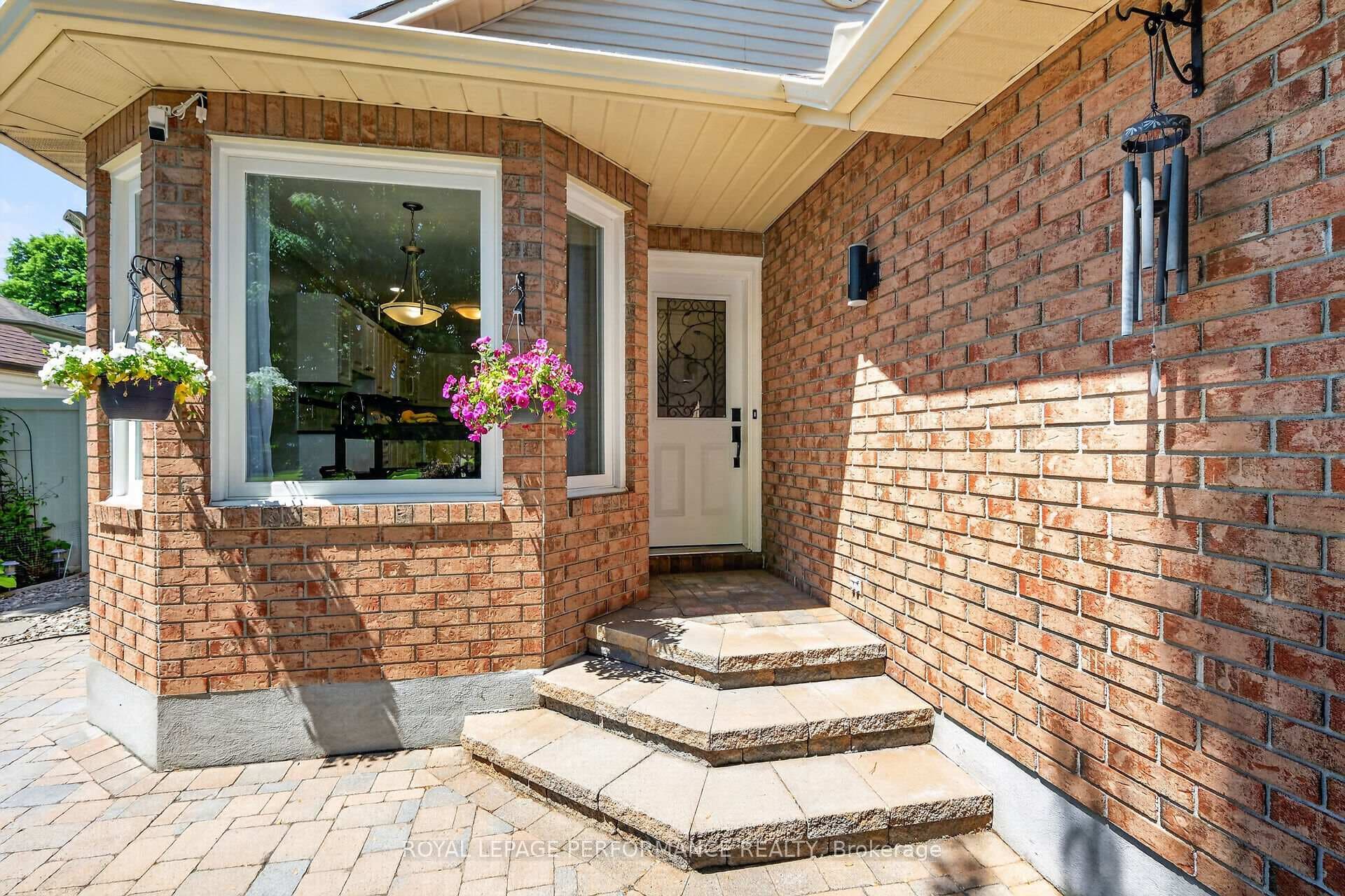 Beautifully maintained Detached Bungalow