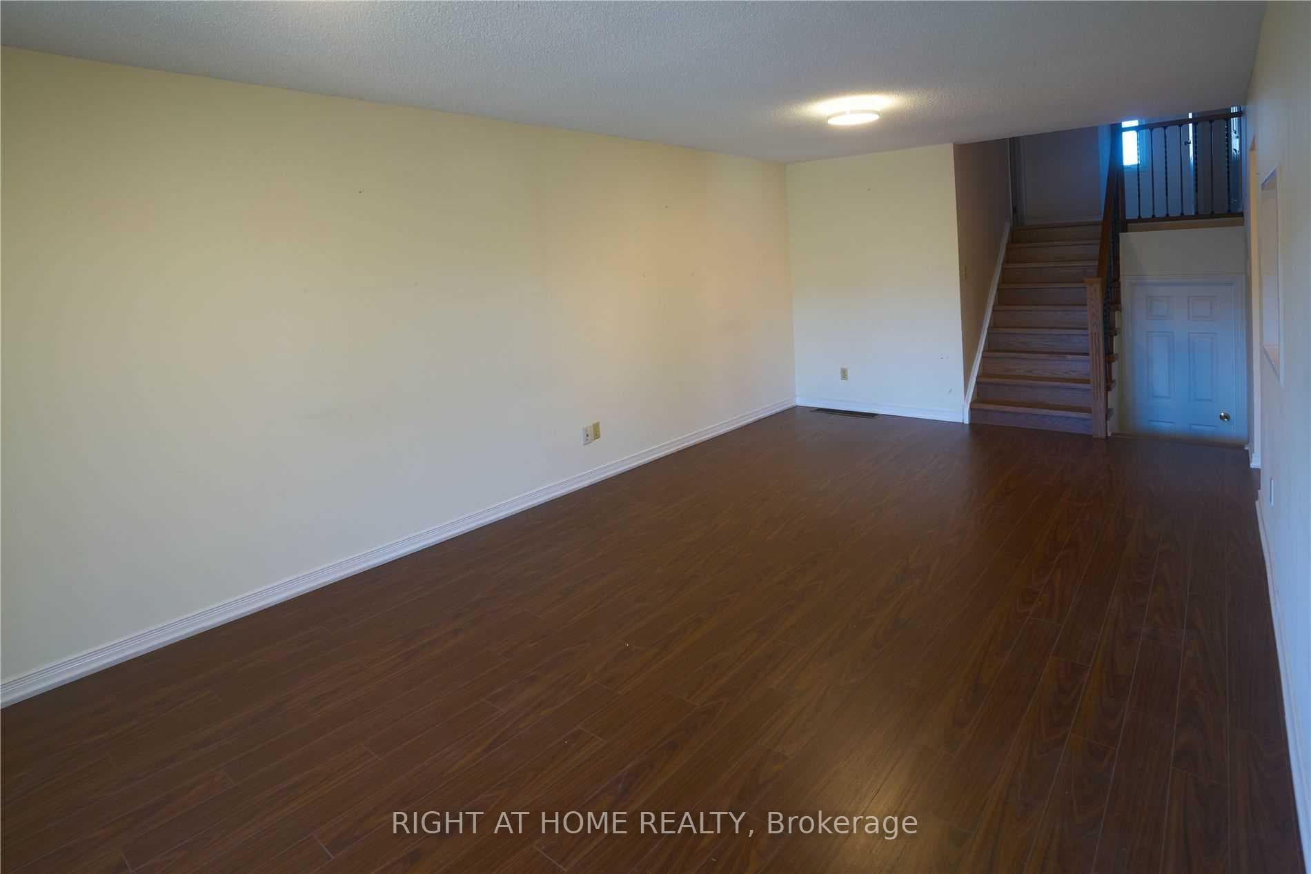 877 thistle down Circle Unit upper photo 3