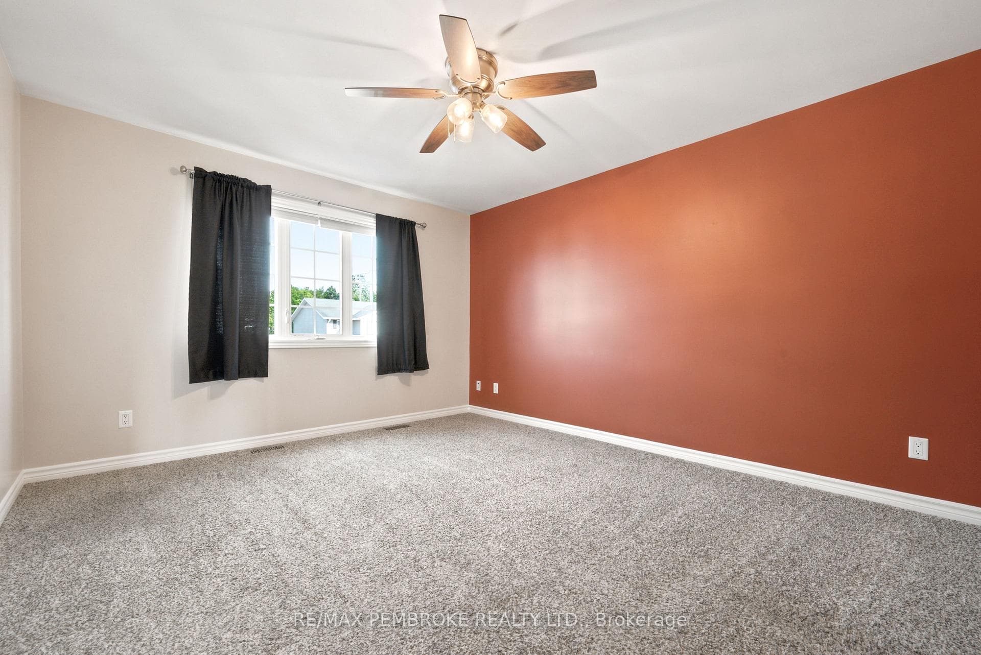 30 Winston Avenue photo 31