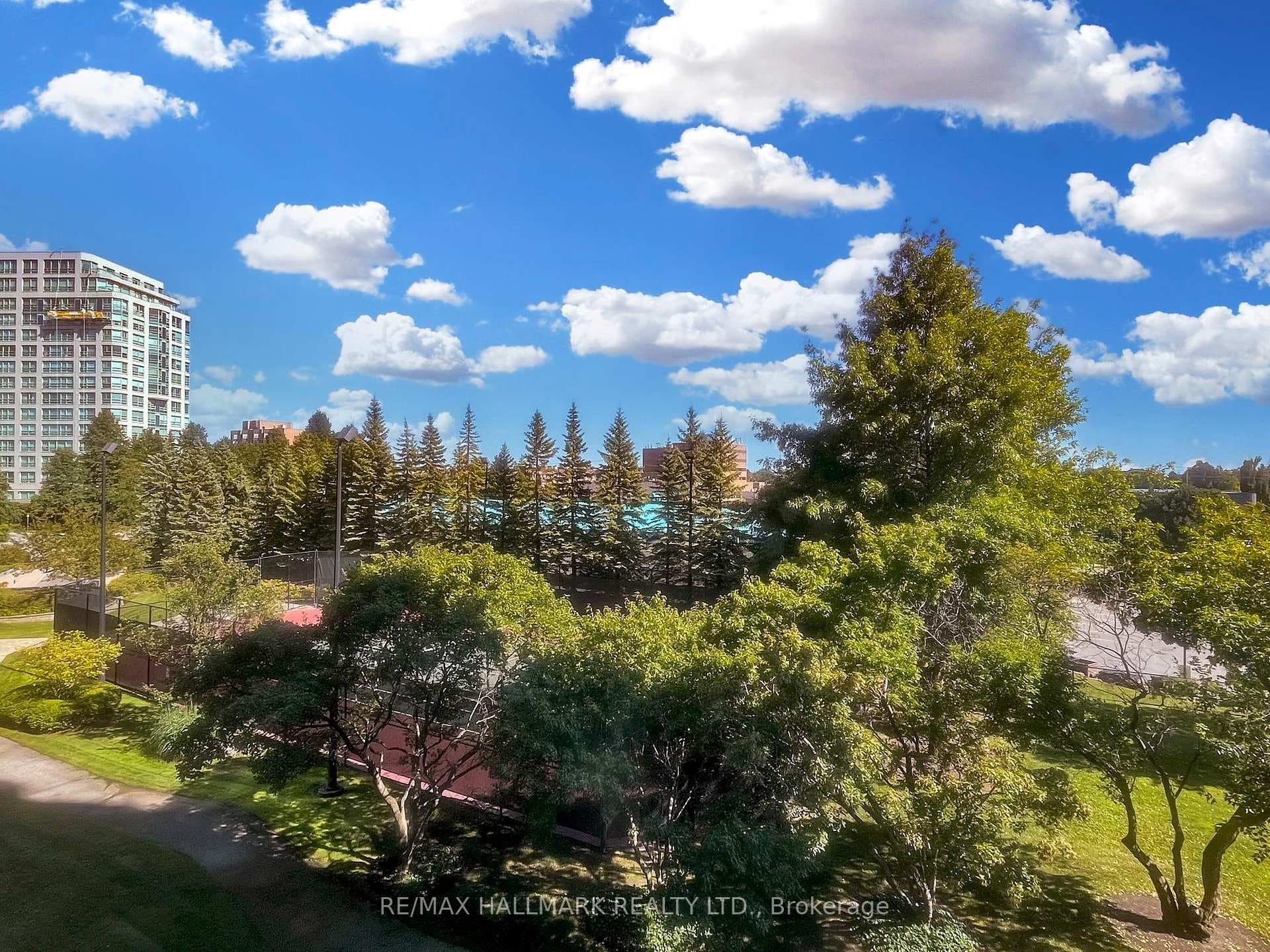 7805 Bayview Avenue Unit 320 photo 27