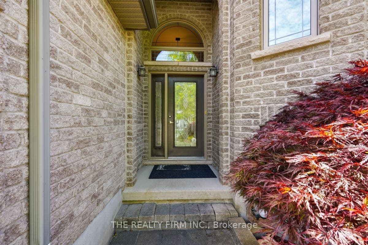 813 Leacock Way photo 4