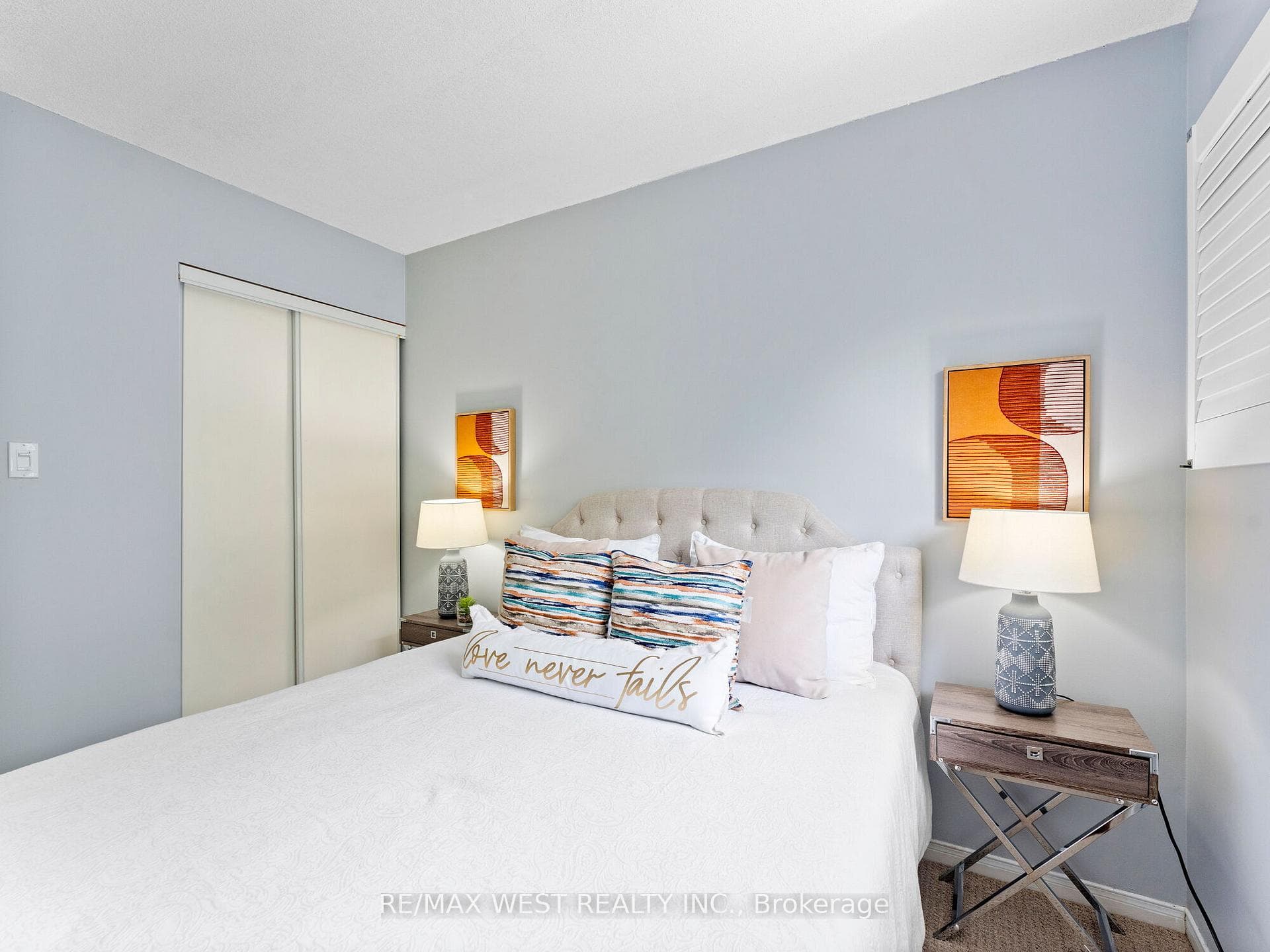 1608 Autumn Crescent photo 15