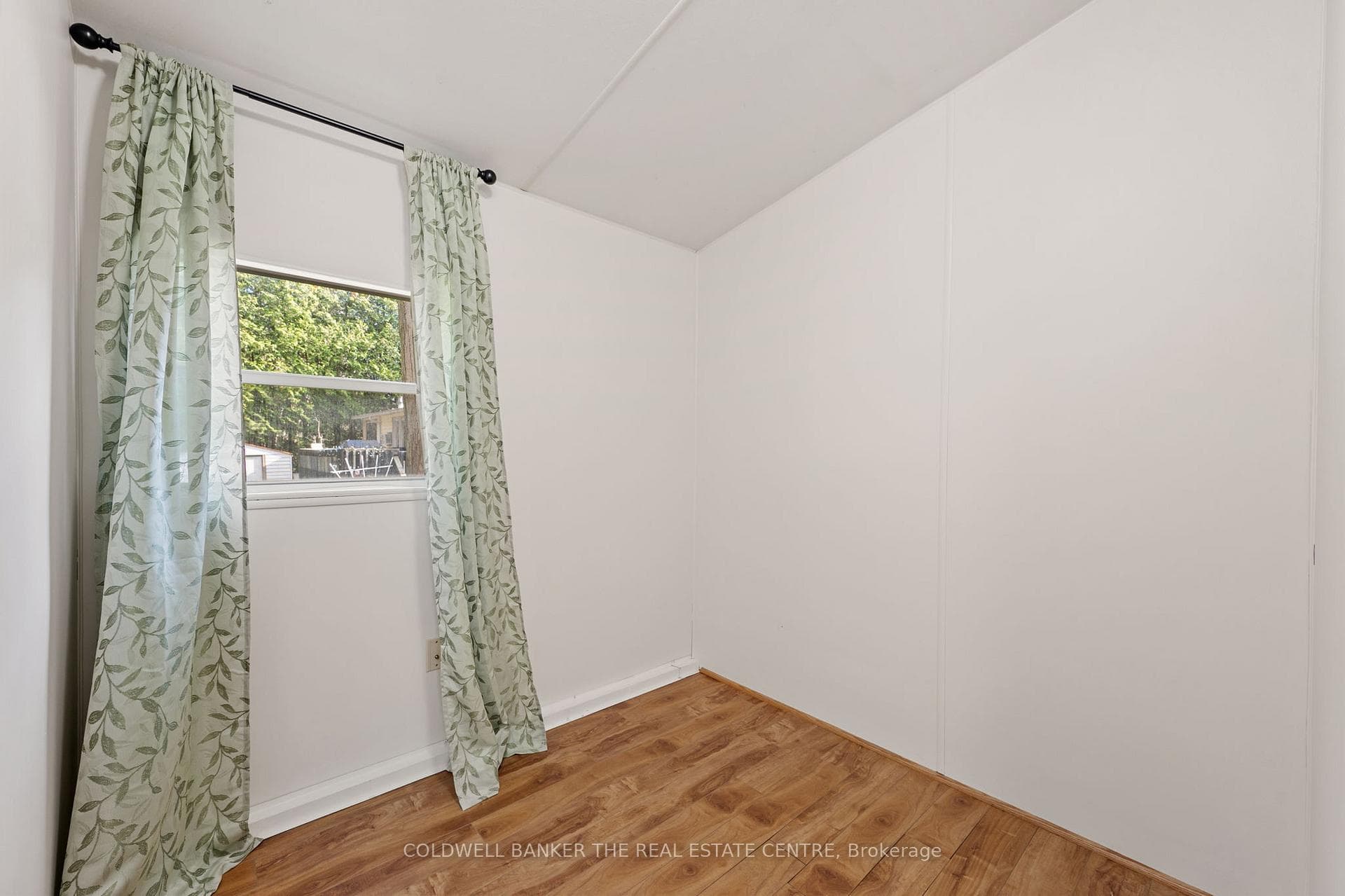 285 Crydermans Side Road Unit 327 photo 12