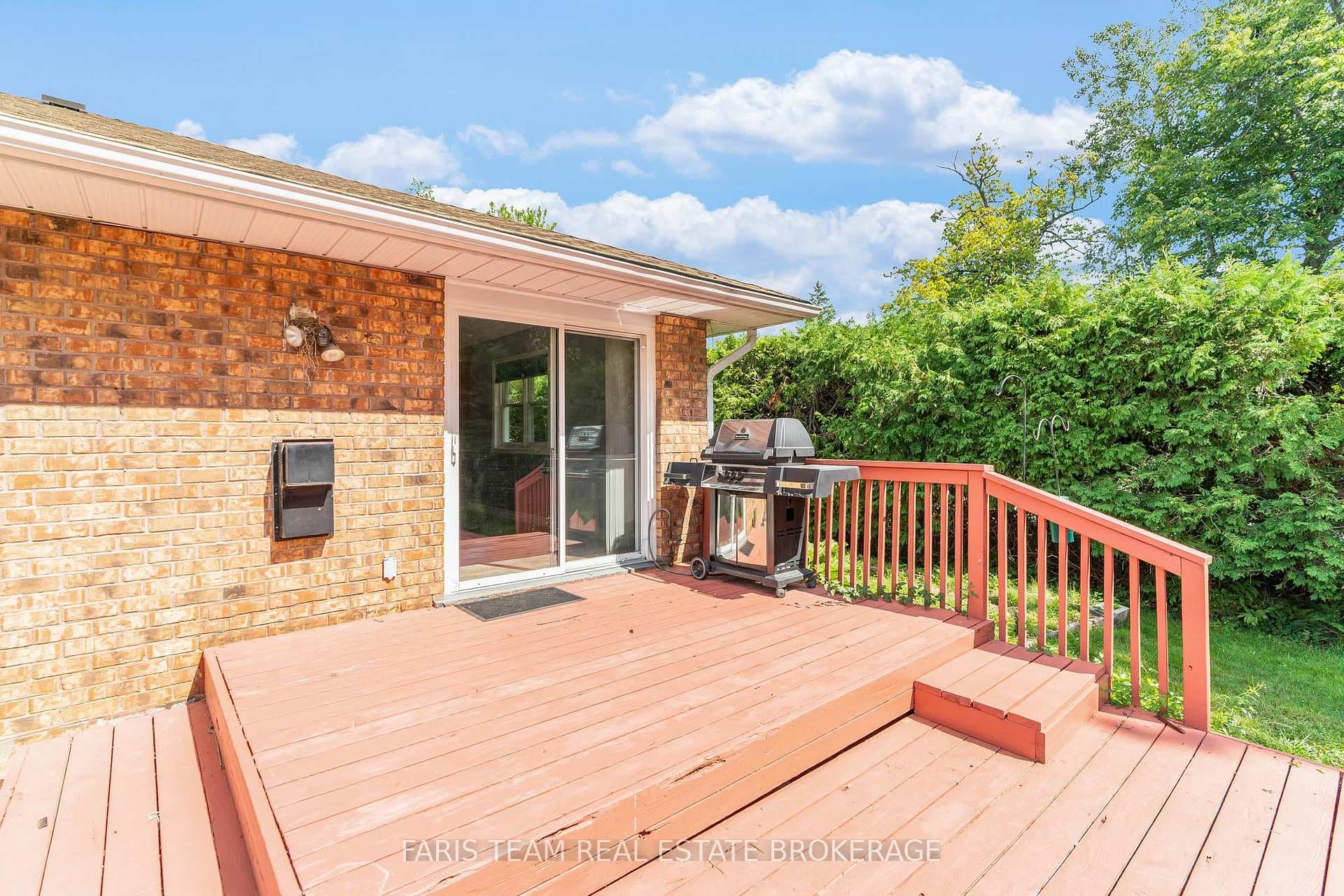 53 Maple Drive photo 33
