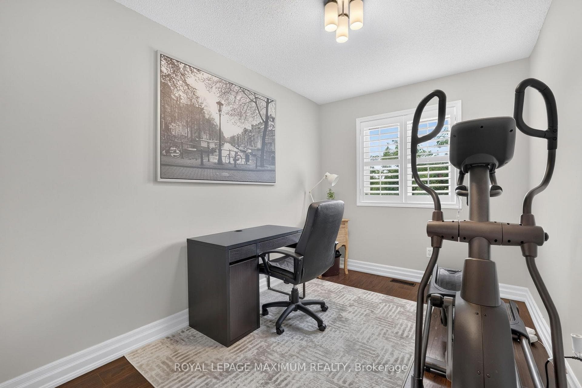 6 Jensen Court photo 28