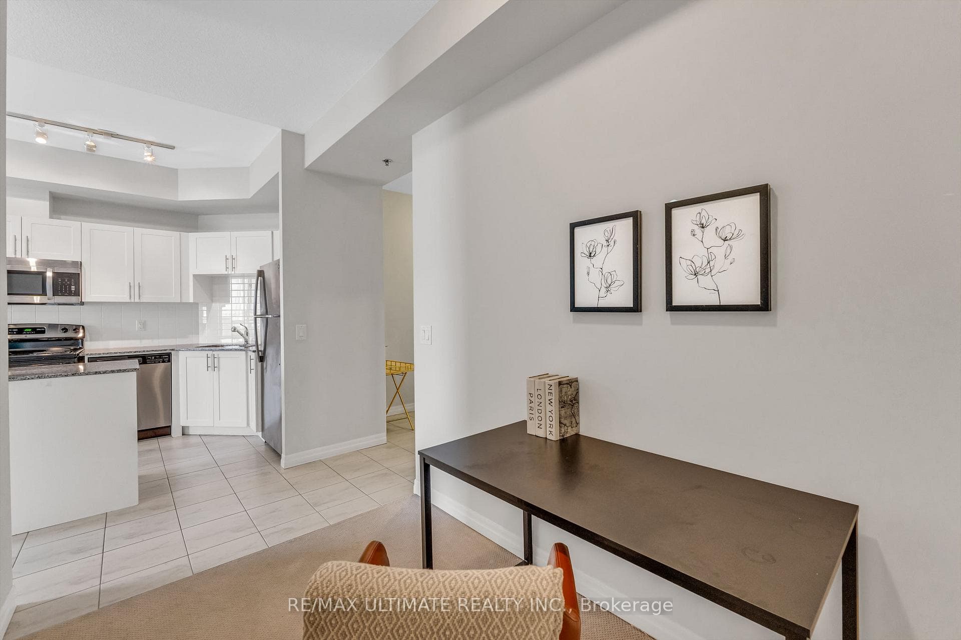 5001 Corporate Drive Unit 401 photo 7
