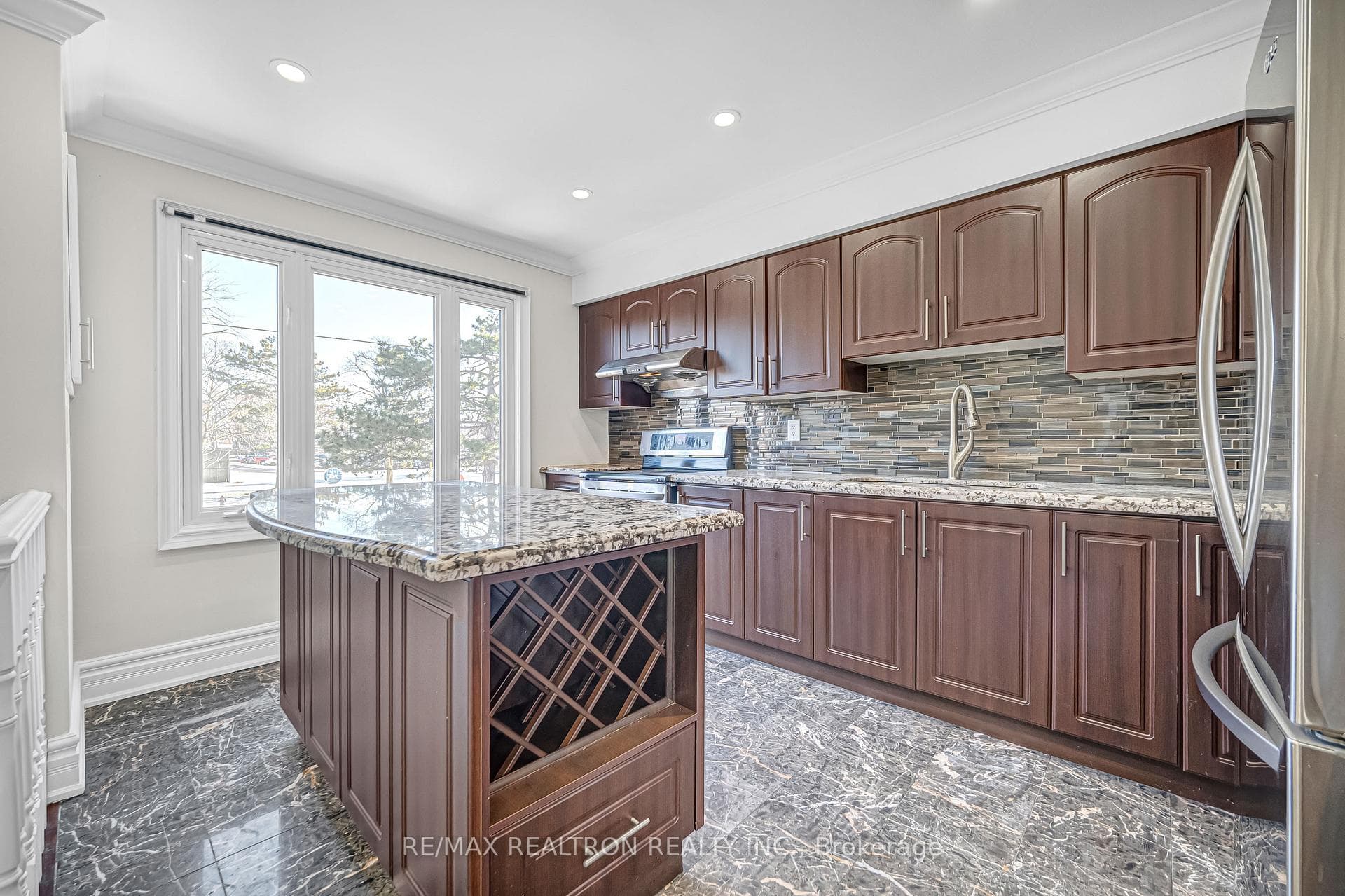 2606 Midland Avenue Unit 3B photo 18