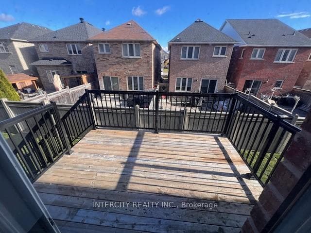 81 Vedette Way Unit Lower photo 9