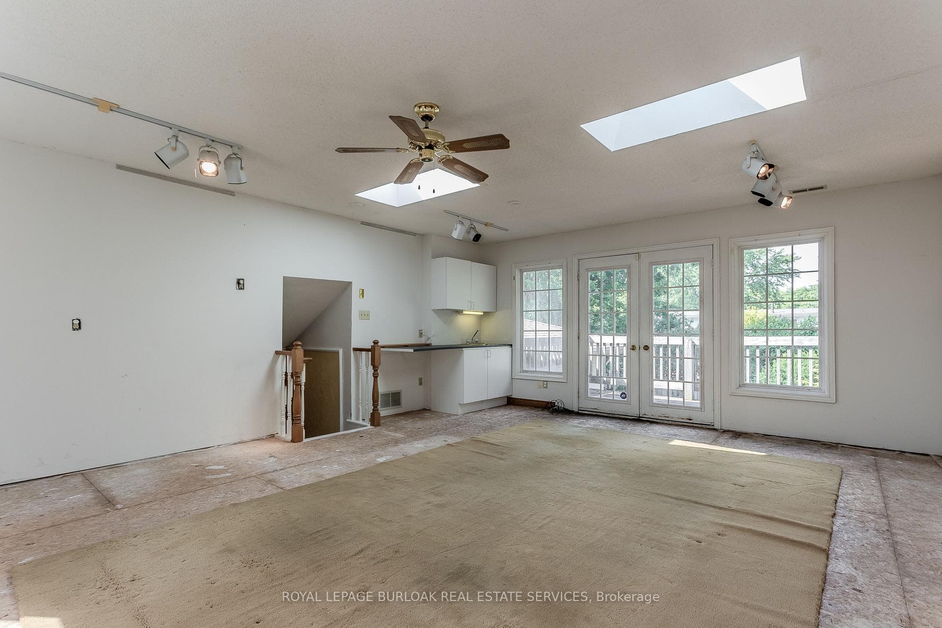 342 Bryant Crescent photo 24
