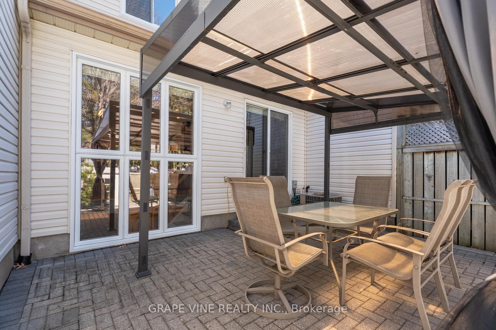 142 College Circle photo 38