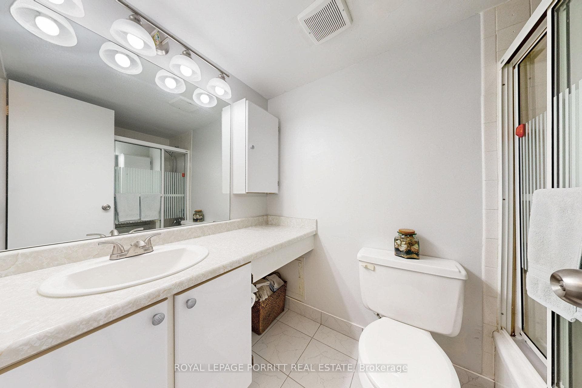 1535 Lakeshore Road Unit 201 photo 26