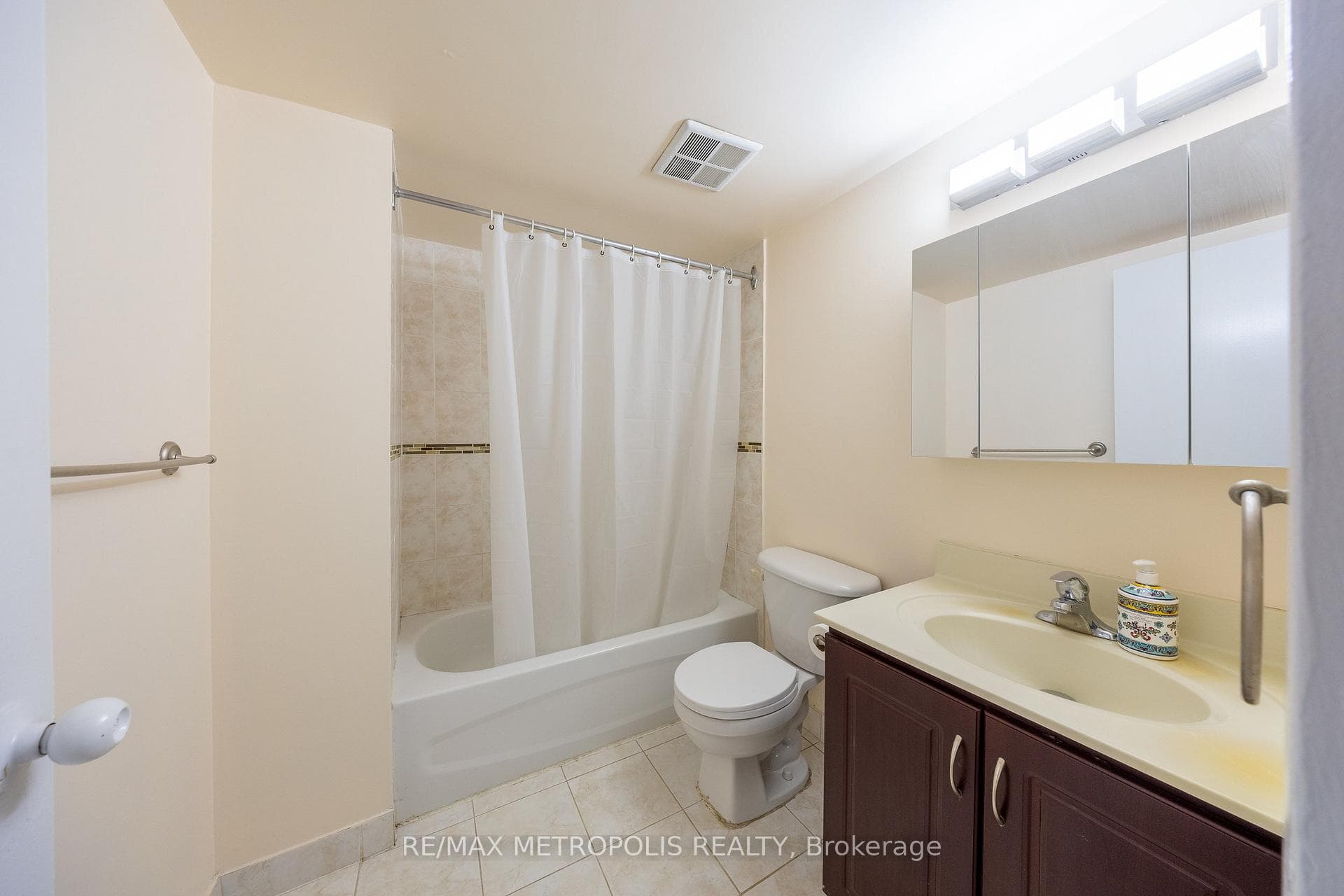 270 Palmdale Drive Unit 1405 photo 23