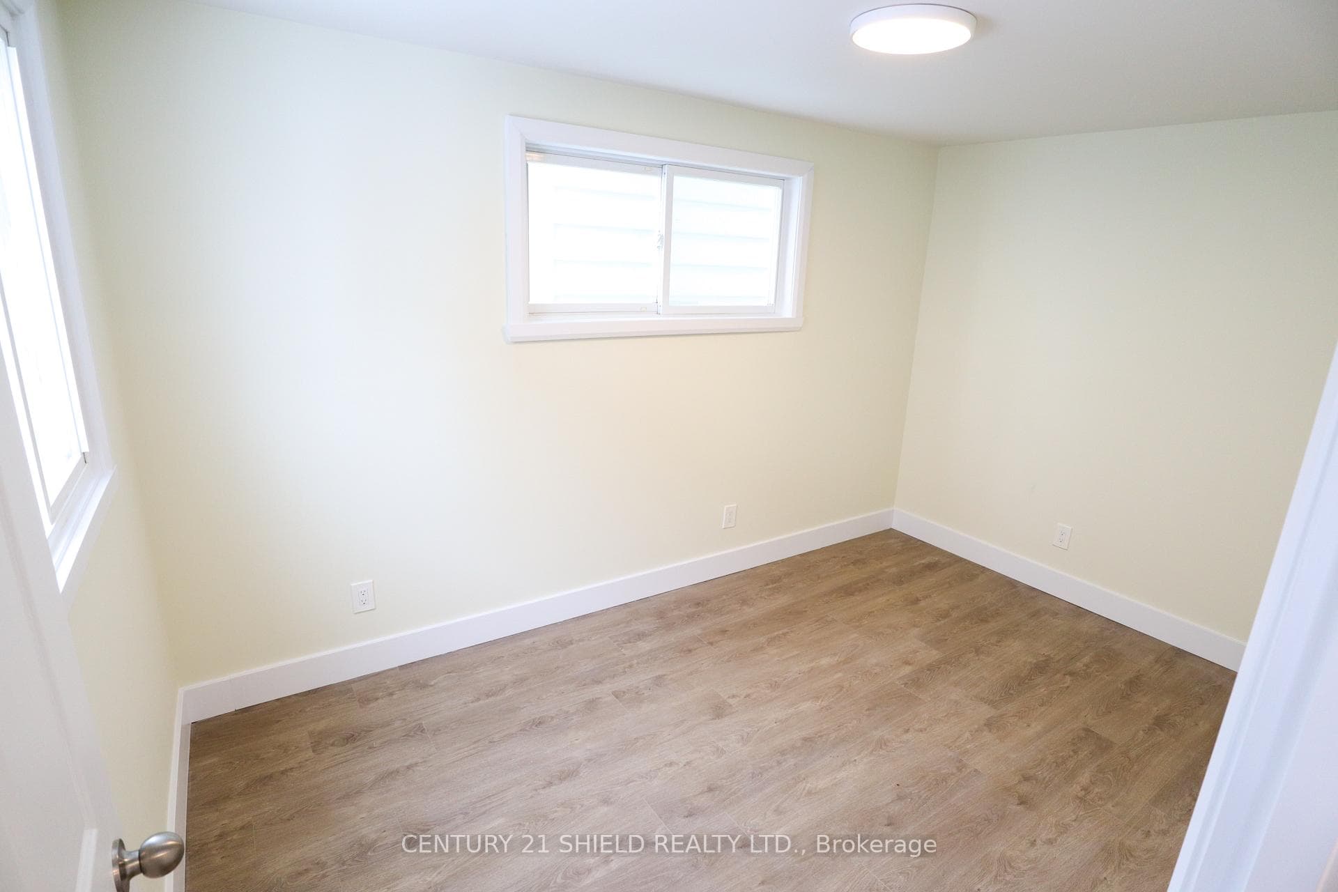 143 Carleton Street photo 18