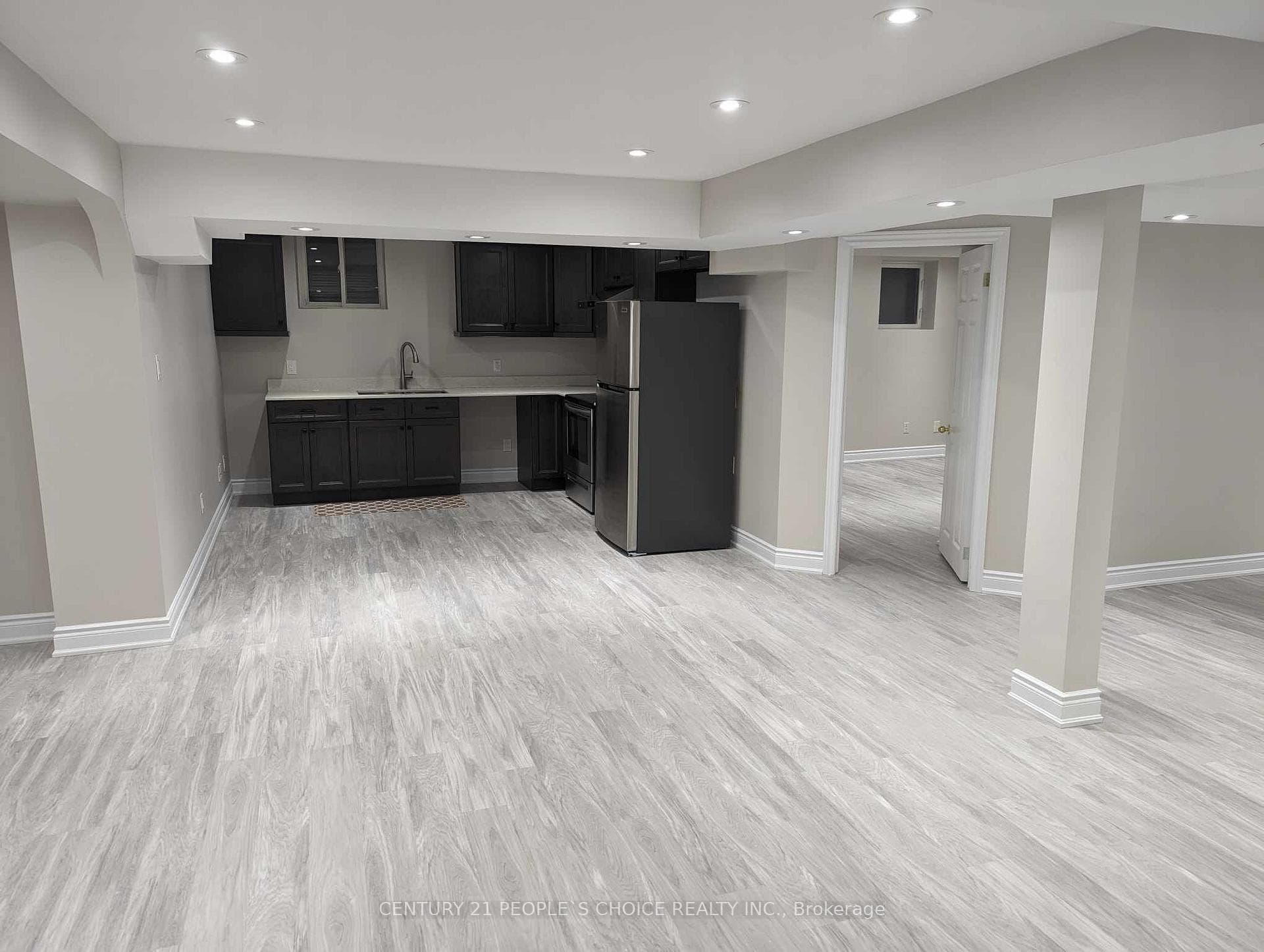 3 Baningto Crescent Unit Bsmt photo 2