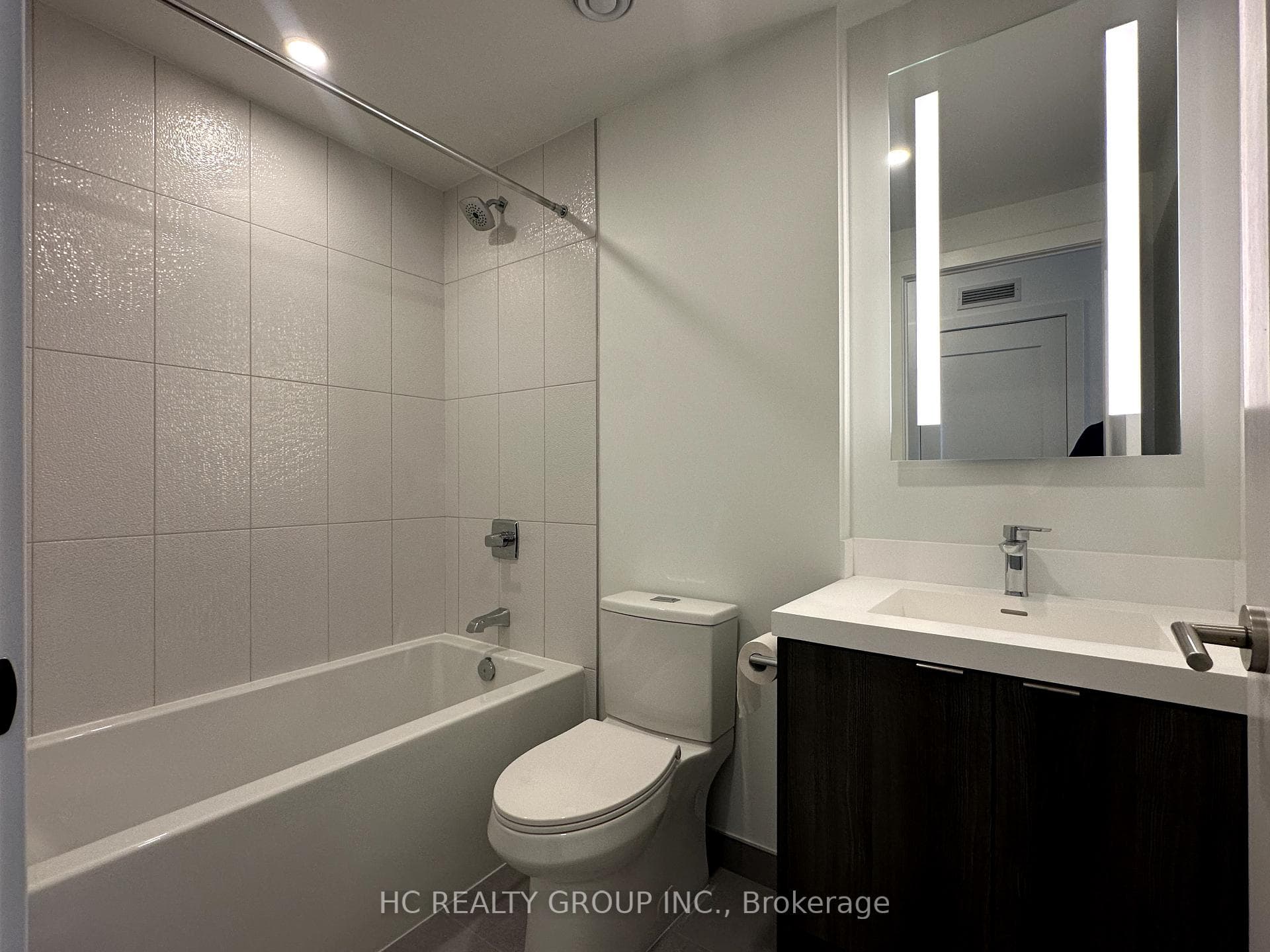 30 Inn On The Park Drive Unit 215 photo 11