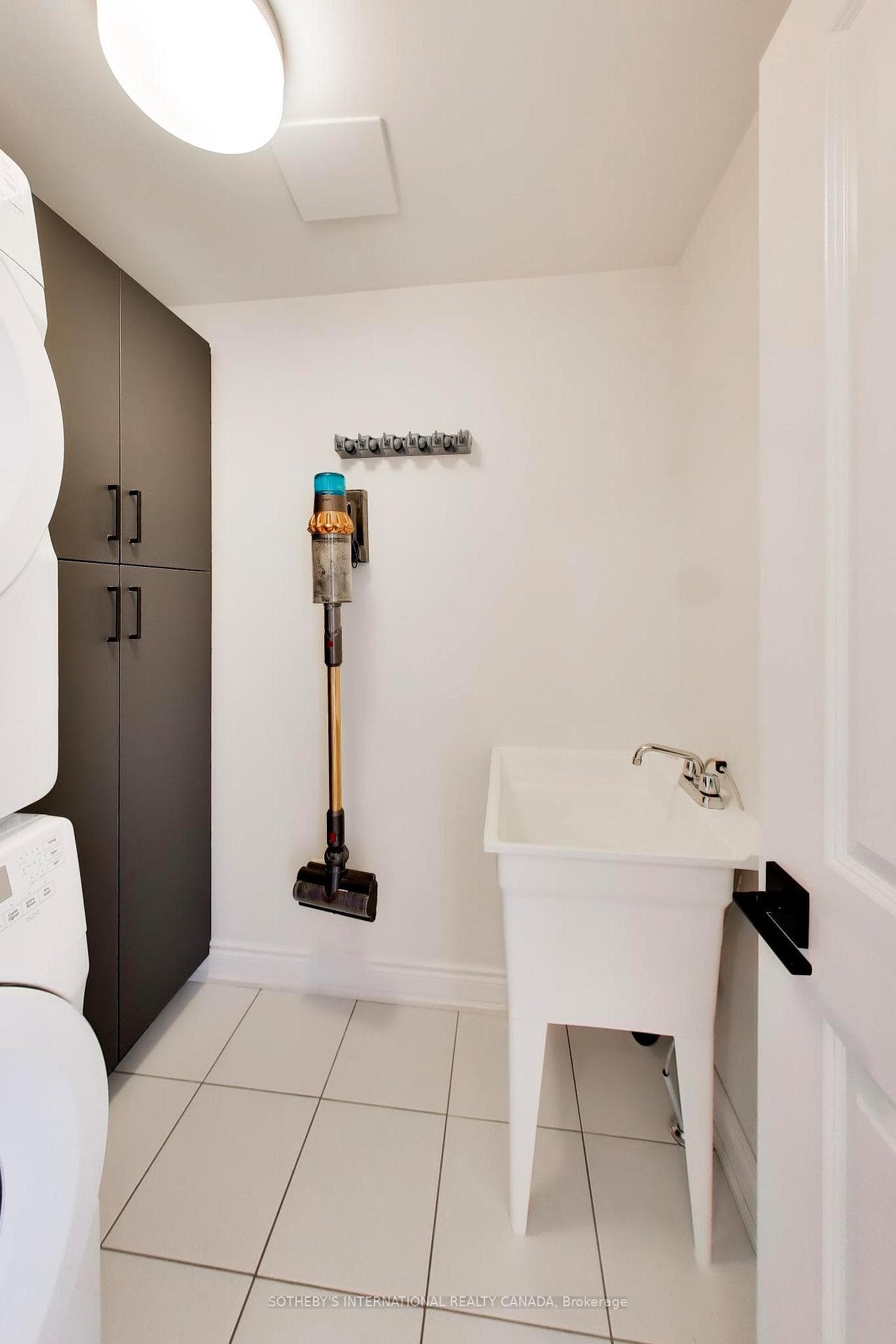 80 Daisy Avenue Unit 30 photo 33