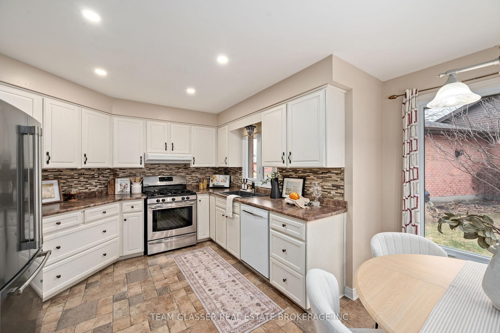 55 Fiddlers Green Road Unit 41 photo 12