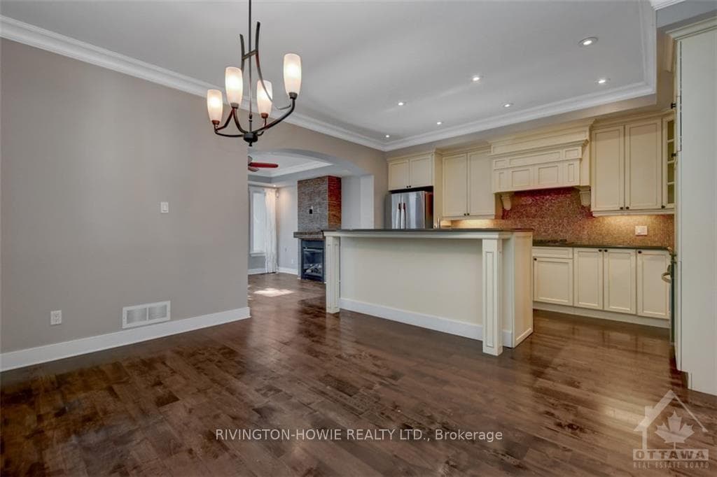 302 BYRON Avenue photo 7