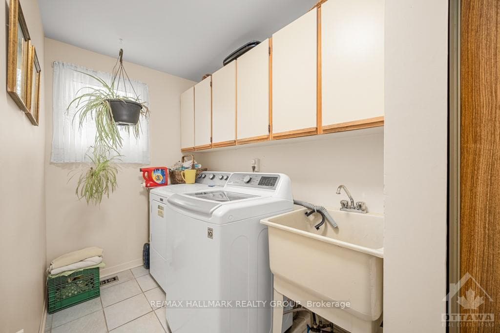 34 MELVILLE Drive photo 13