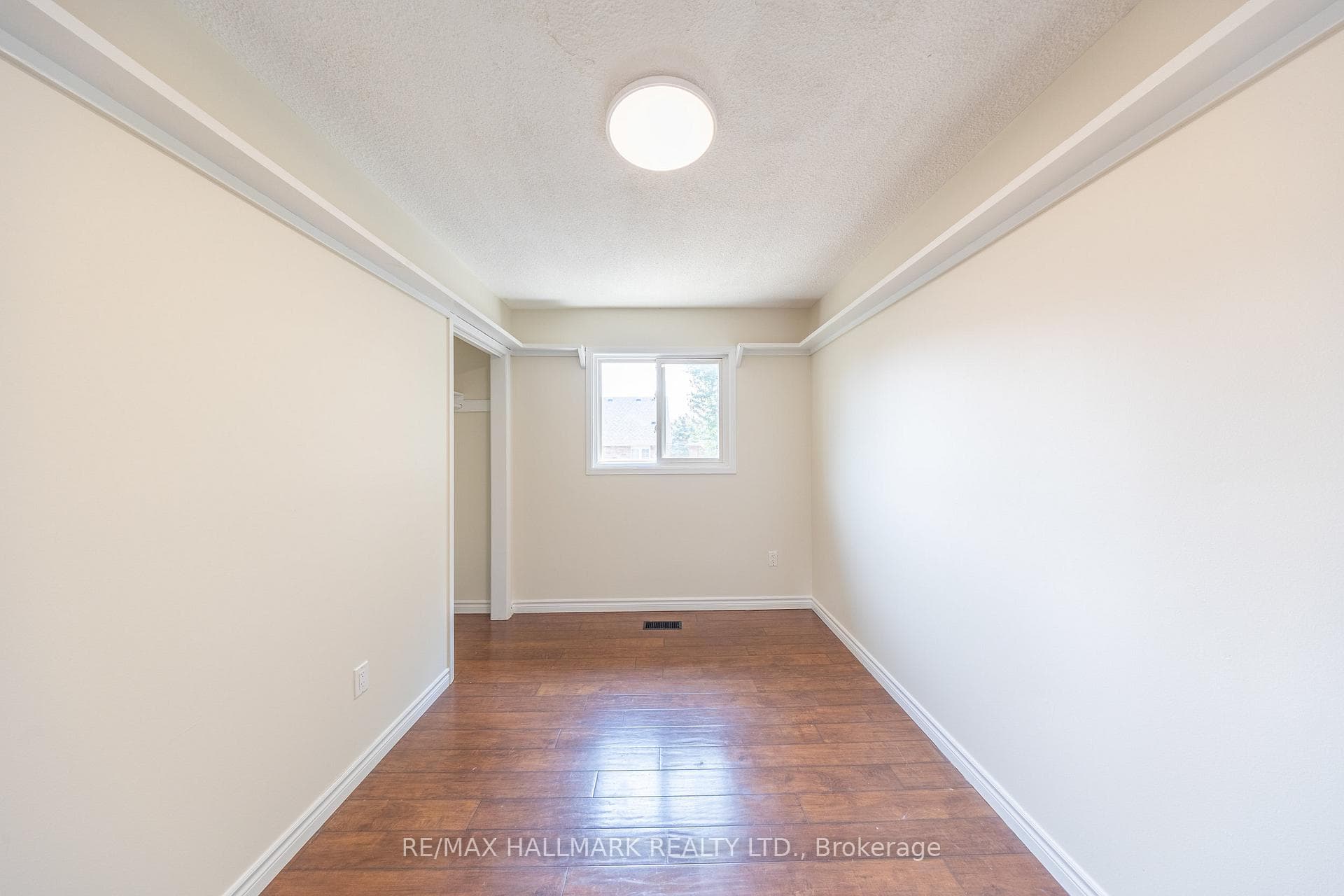 130 Maberley Crescent photo 22