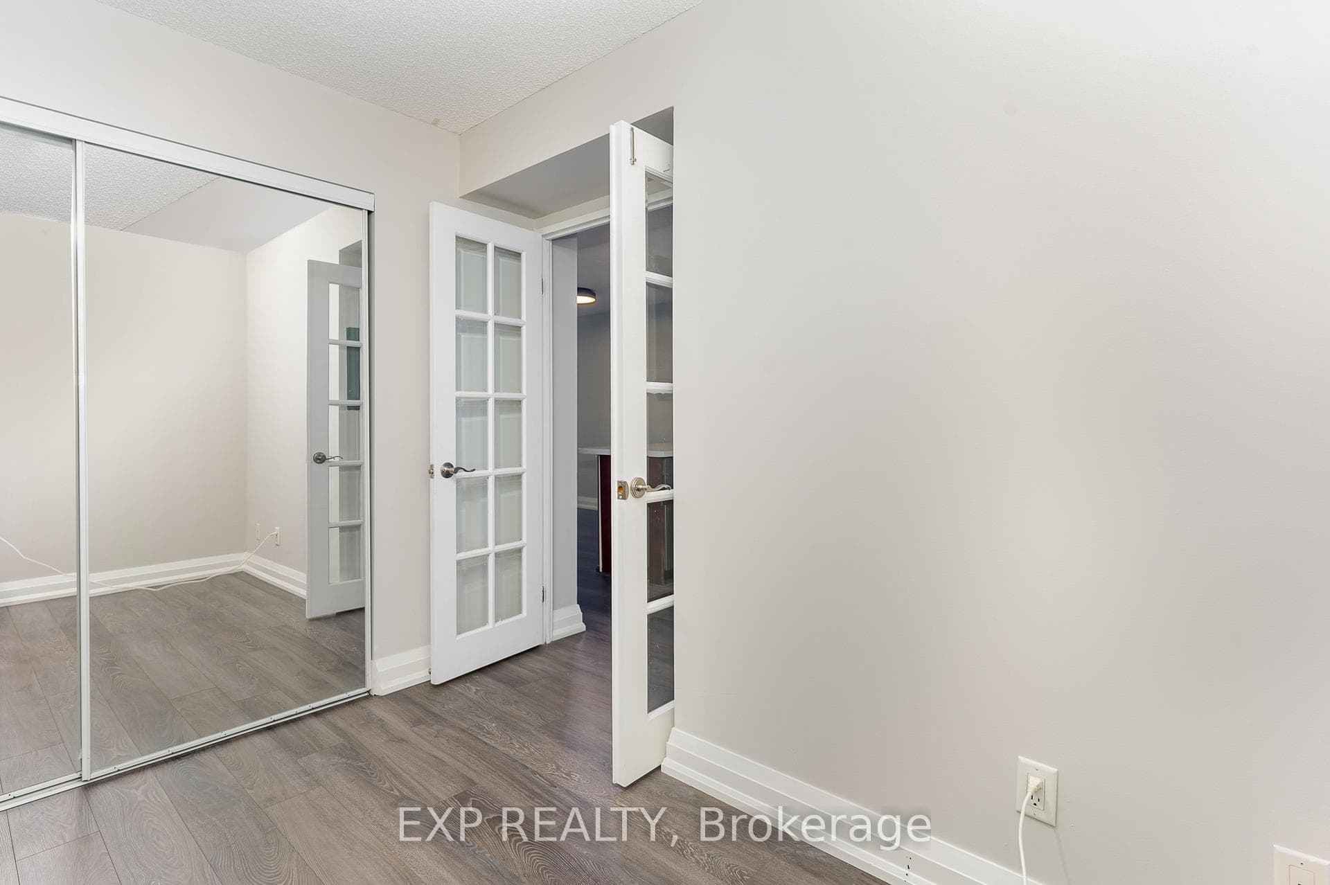 230 King Street Unit 614 photo 14
