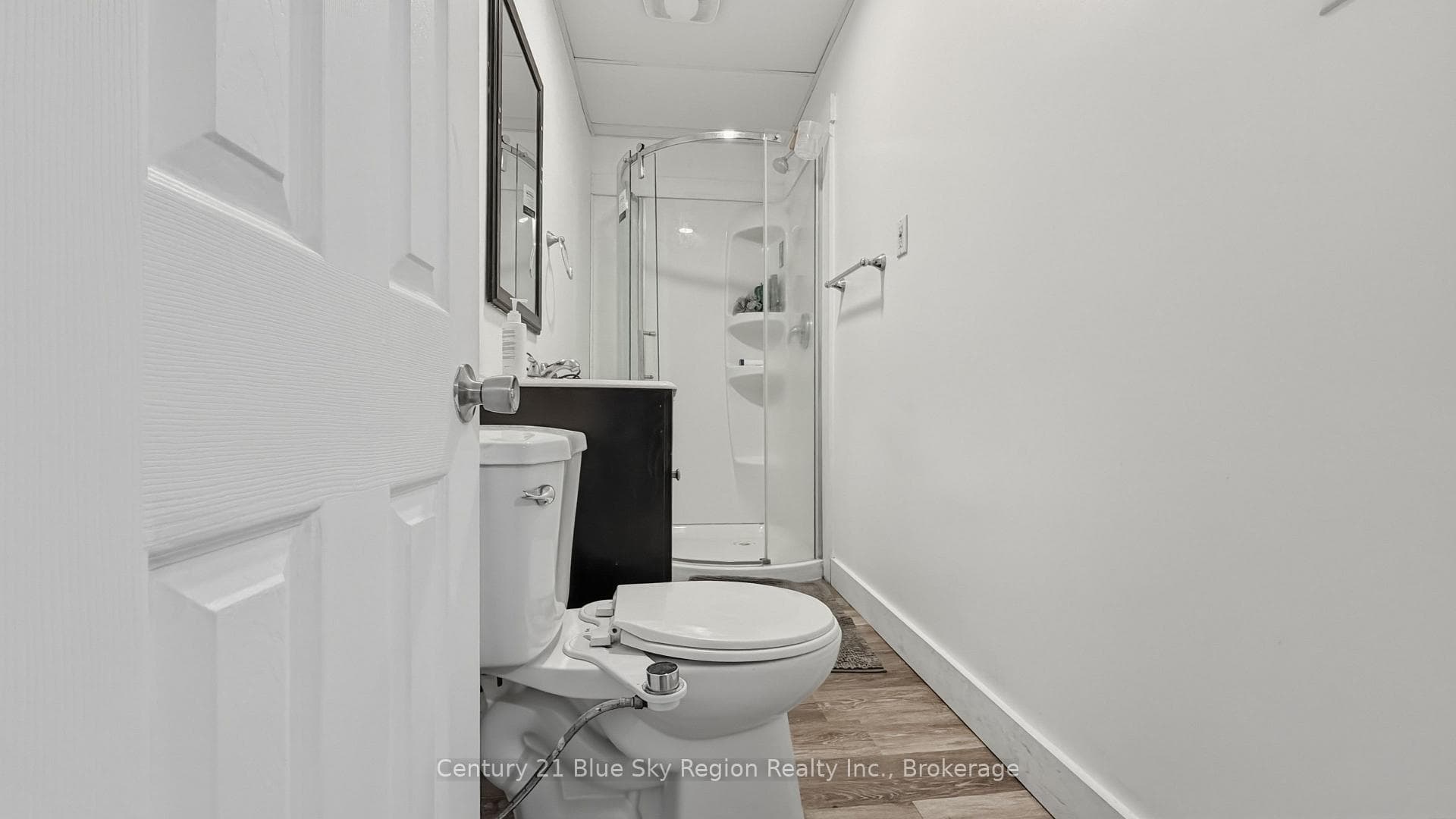 923 Fraser Street photo 8