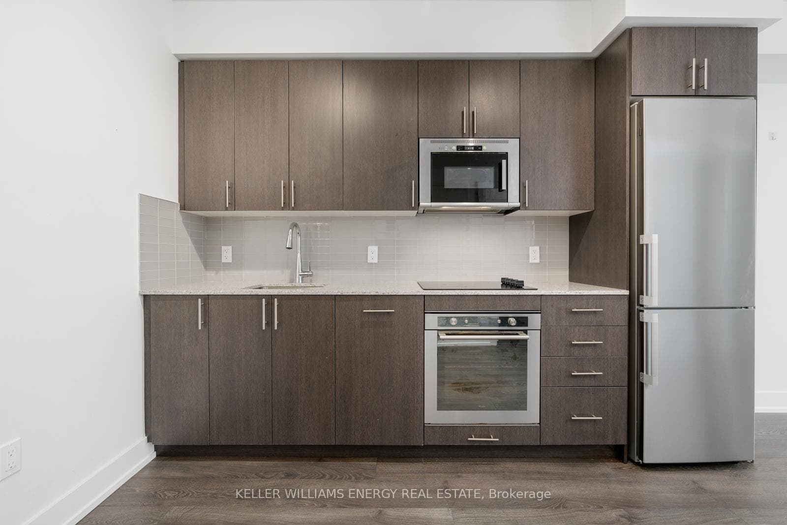 2550 Simcoe Street Unit 1813 photo 6