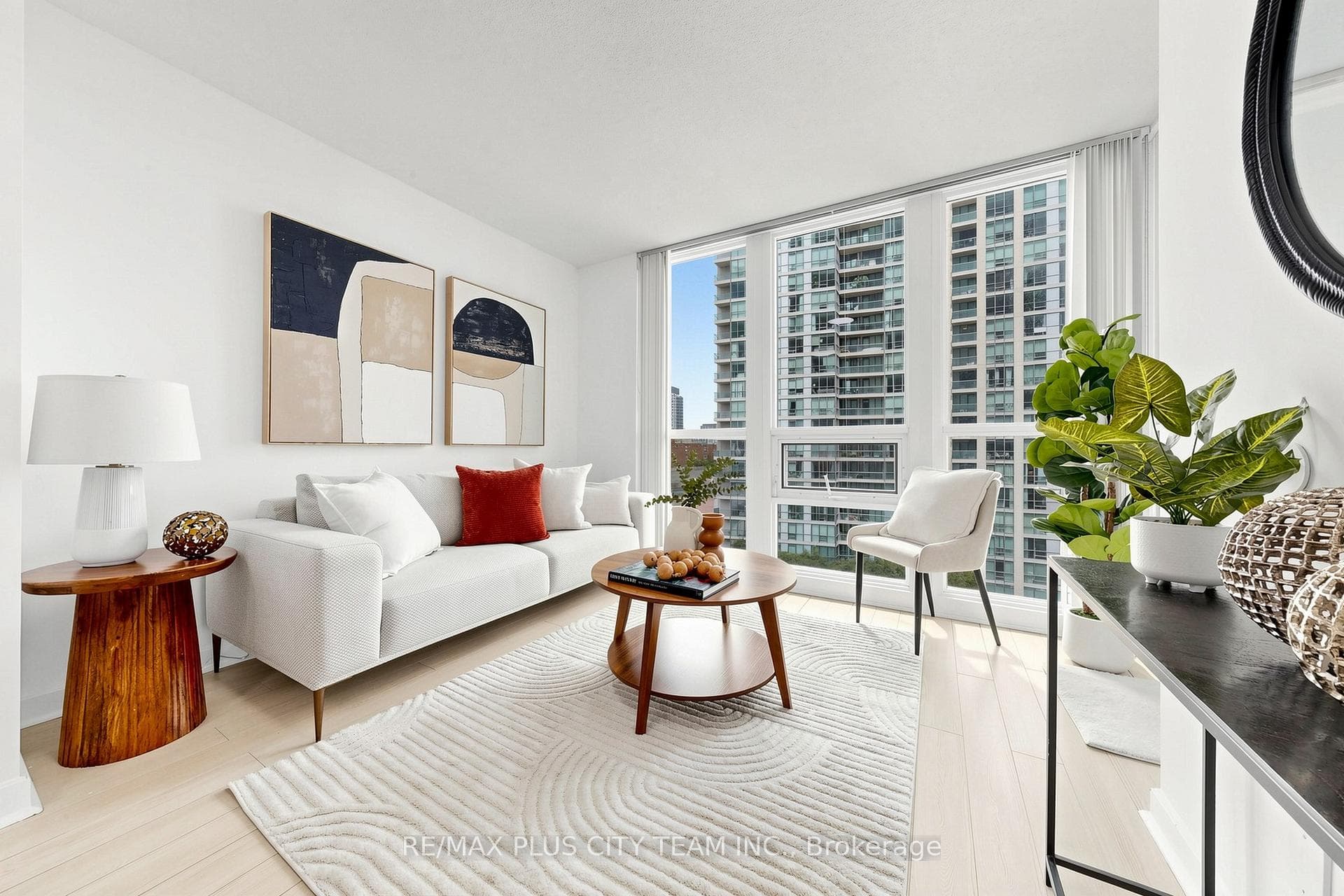 18 Harbour Street Unit 1206 photo 1