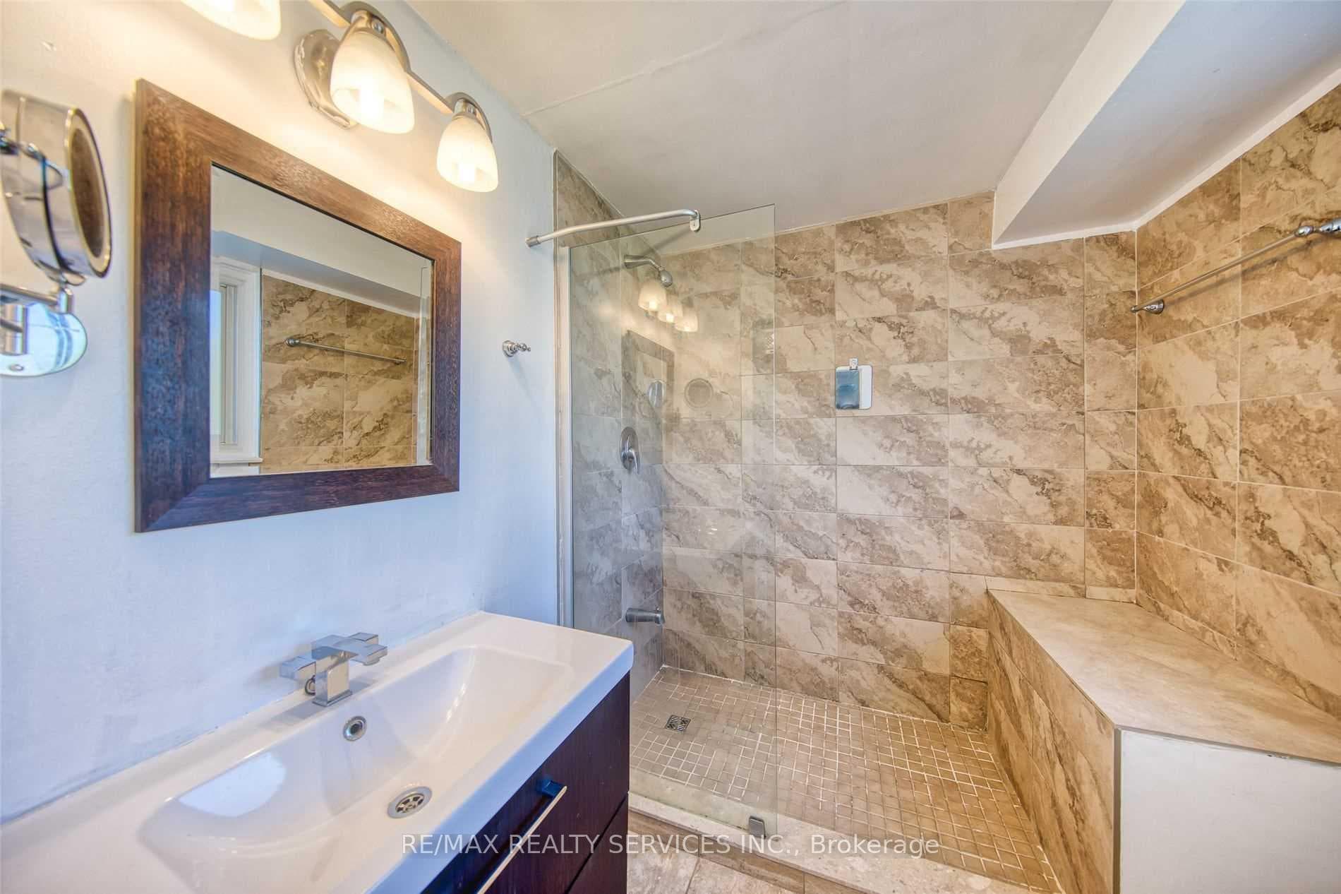 88 Clover Ridge Drive photo 18
