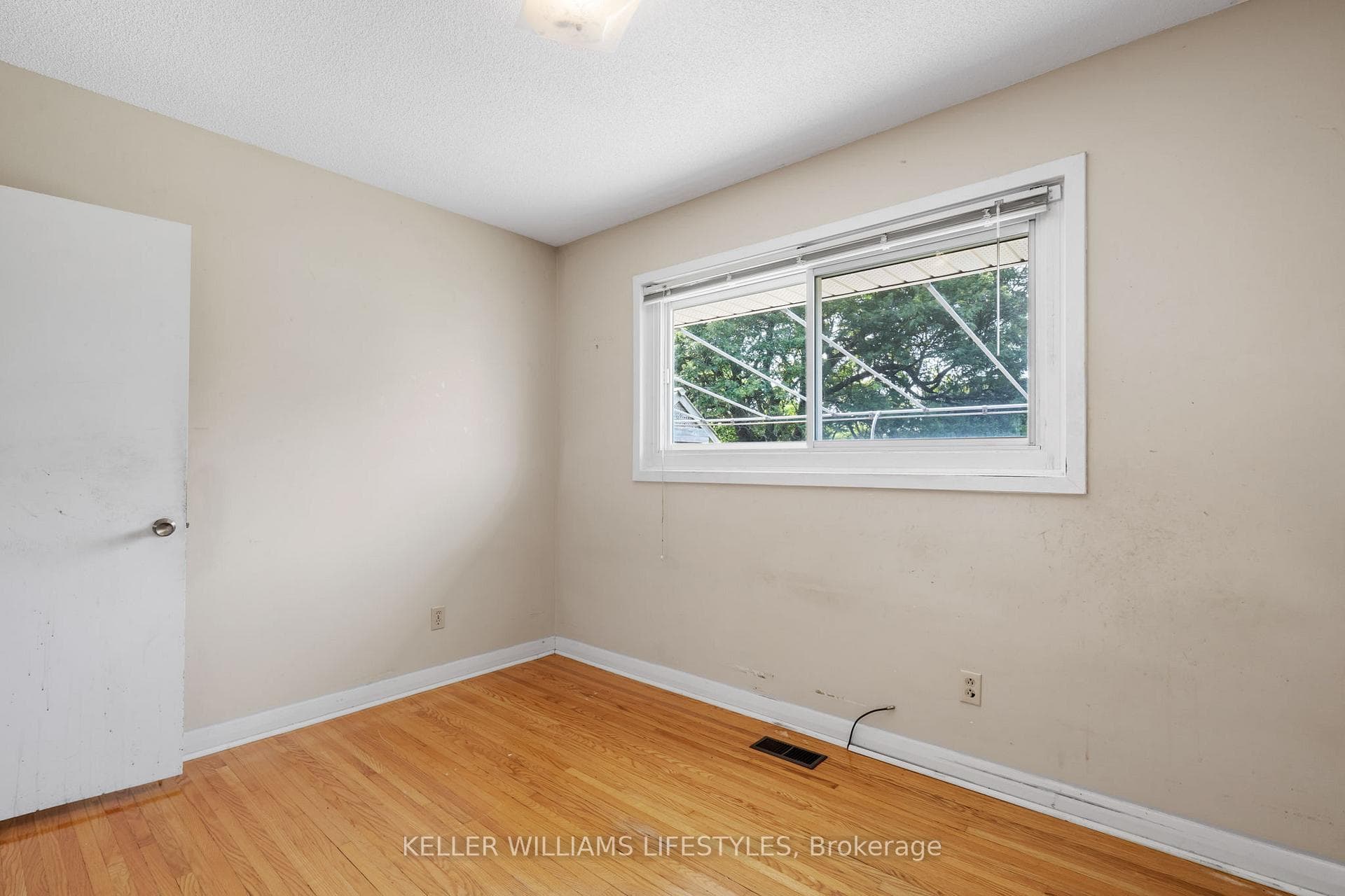 53 Silverdale Crescent photo 16