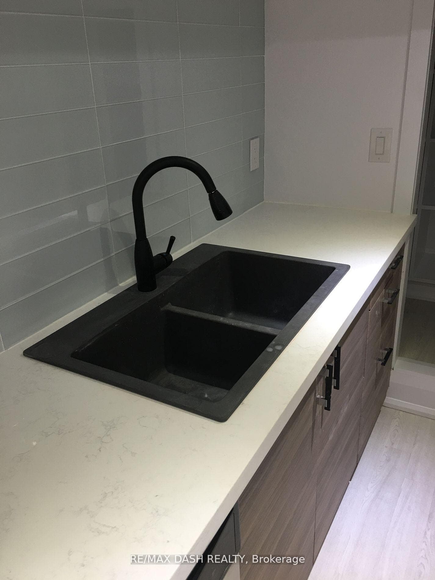 38 Hammersmith Avenue Unit Bsmnt photo 8