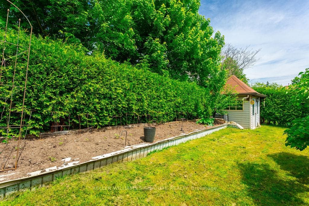 1531 Stancombe Crescent photo 39