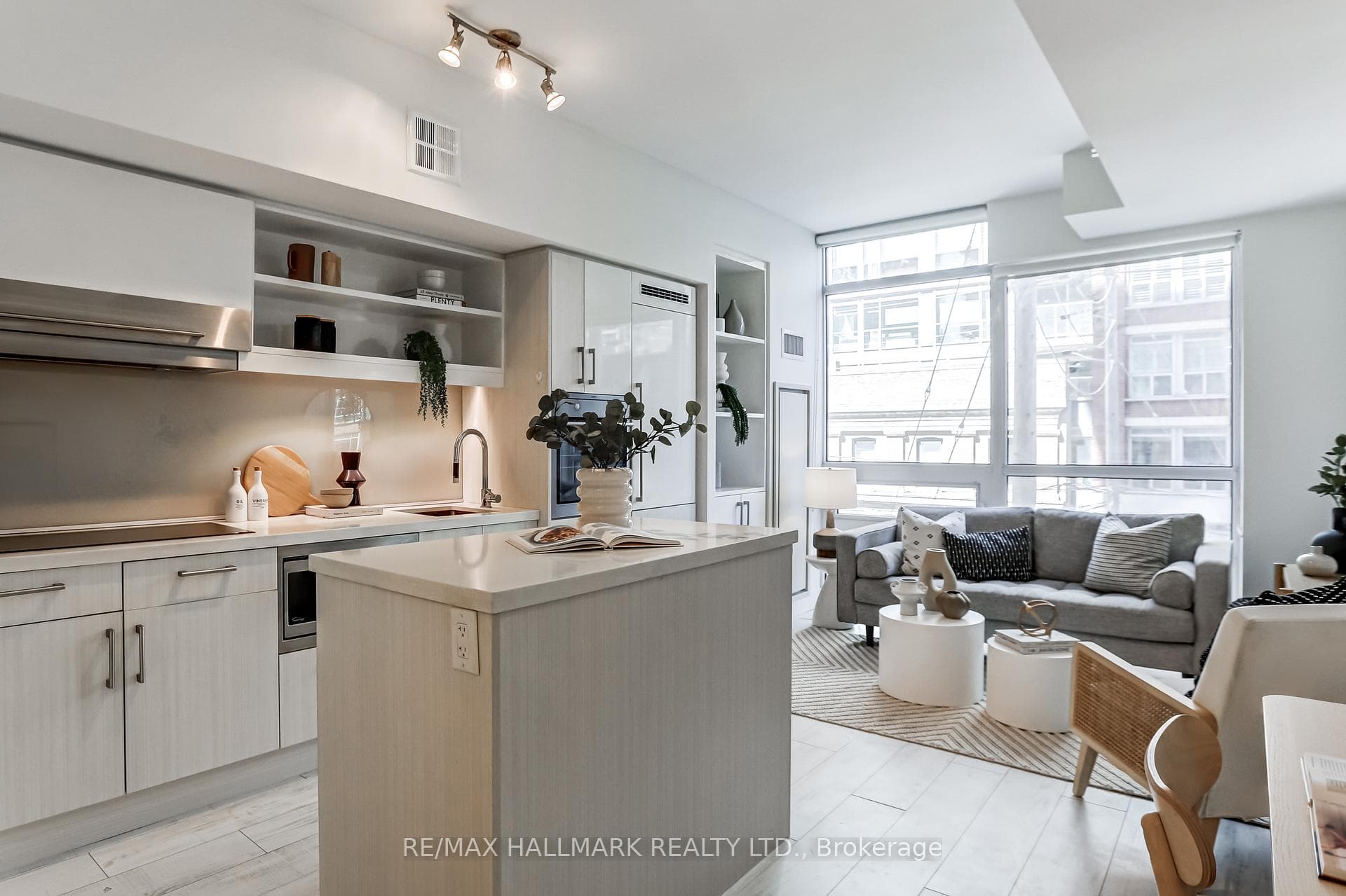 39 Sherbourne Street Unit 307 photo 6