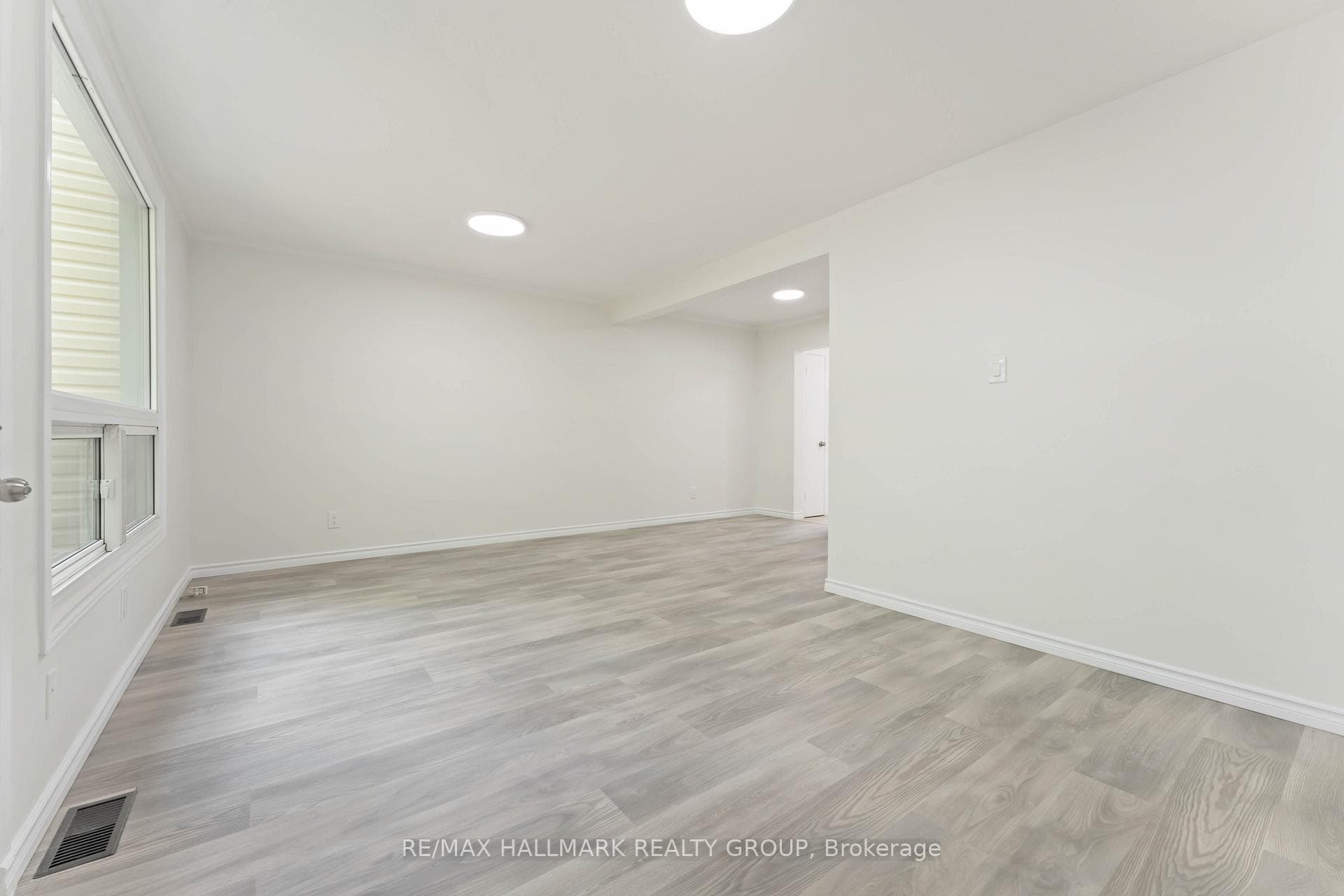 1441 PALMERSTON Drive Unit 317 photo 26