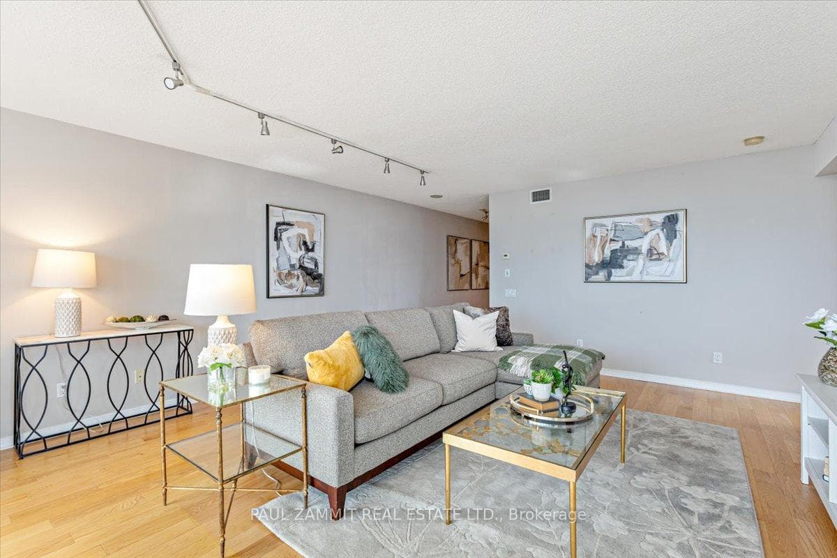30 Harrison Garden Boulevard Unit 2202 photo 5