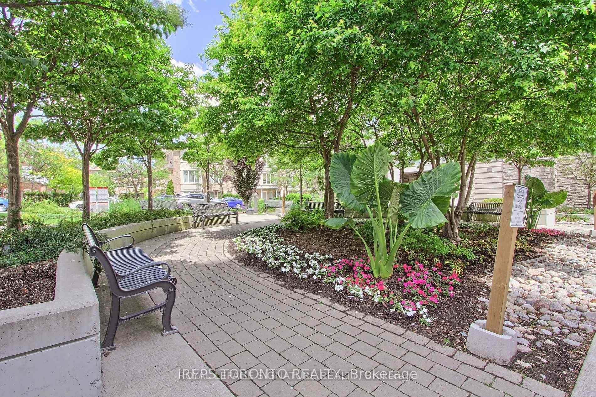 233 South Park Road Unit Ph01 photo 33